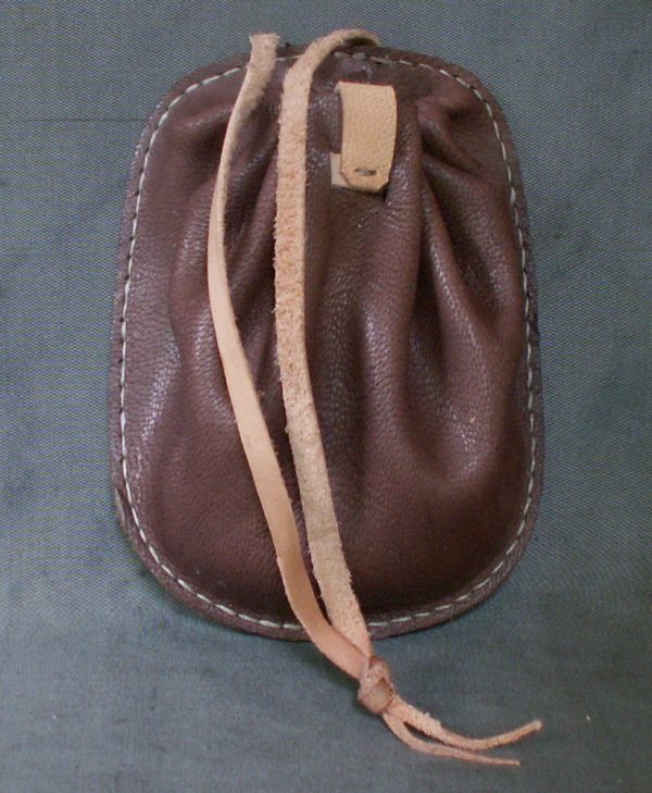 Flat backed money purse