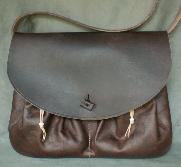 14th - 17th century shoulder bag with two front pockets