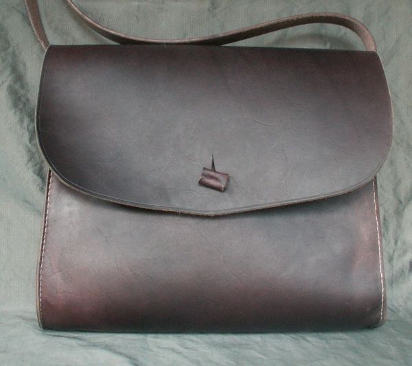 14th - 17th century shoulder bag with side gussets