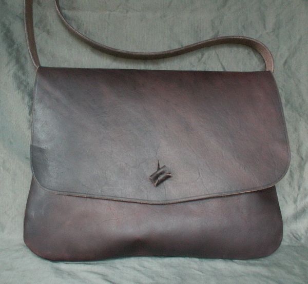 14th - 17th century shoulder bag