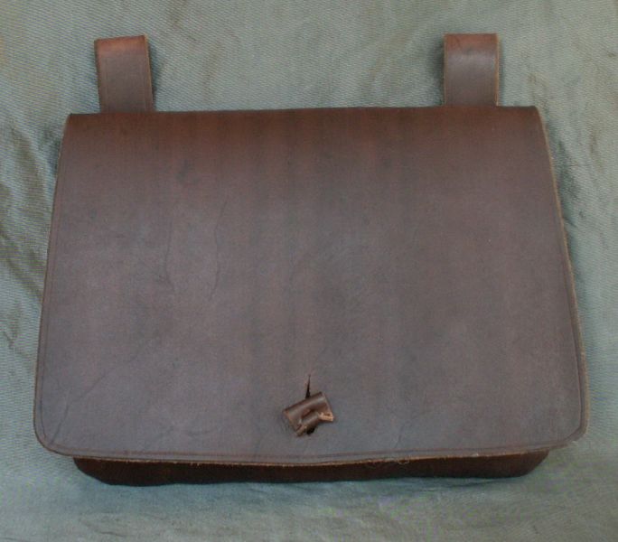 16th - 17th century medium belt wallet with a square front