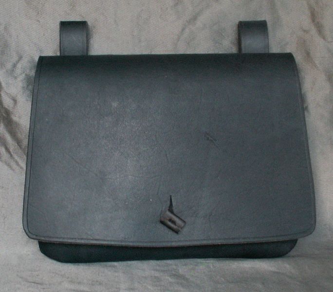 16th - 17th century medium  belt wallet with a square front