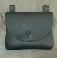 16th - 17th century medium belt wallet with a round front