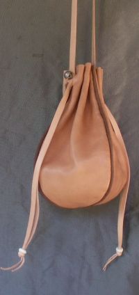 Ladies 14th/17th century round drawstring purse with piped seams