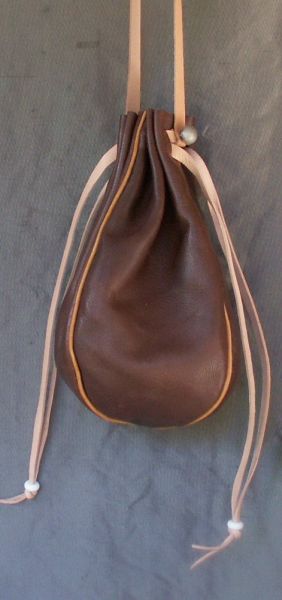 Ladies 14th/17th century round drawstring purse with piped seams