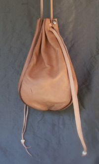 Ladies 14th/17th century round drawstring purse with piped seams