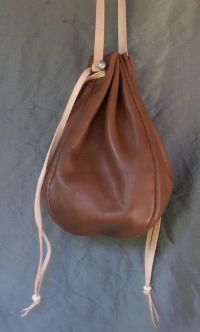 Ladies 14th/17th century large round drawstring purse