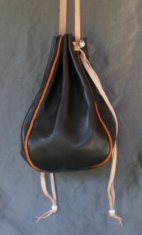 Ladies 14th/17th century round drawstring purse with piped seams