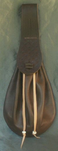 Ladies 17th century narrow belt purse with tooling