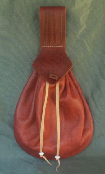 Ladies 17th century teardrop belt purse with tooling