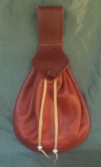 Ladies 17th century teardrop belt purse with tooling