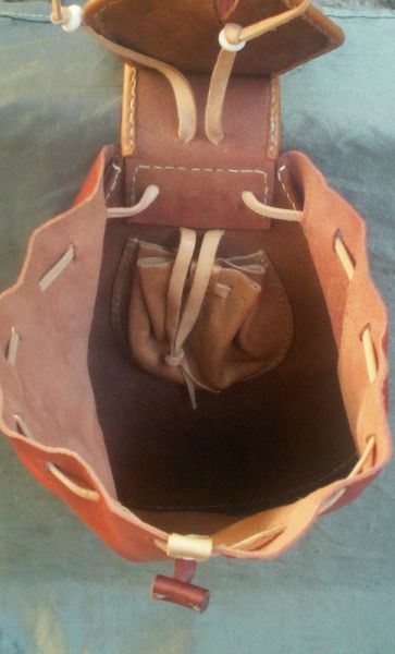 Ladies 17th century teardrop belt purse with tooling and internal coin purse #2