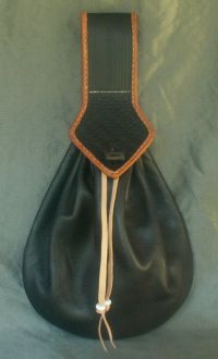 Ladies 17th century teardrop belt purse with tooling and internal coin purse
