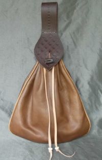 15th/16th century medium belt bag with piped seams and tooling