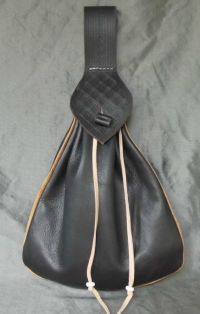 15th/16th century medium belt bag with piped seams and tooling