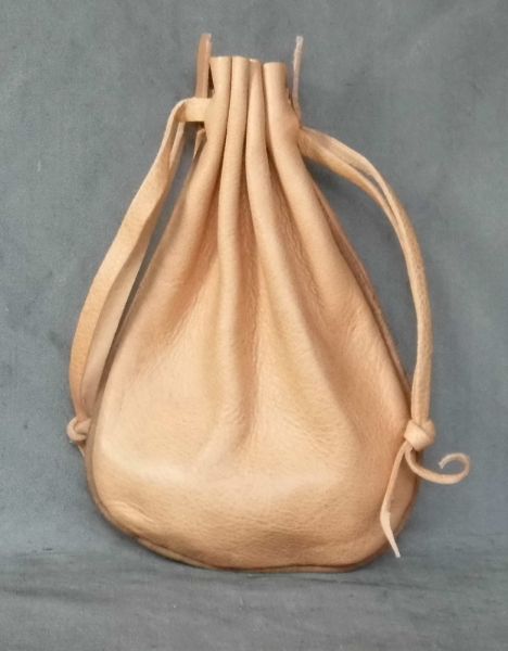 Money purse with piped seams