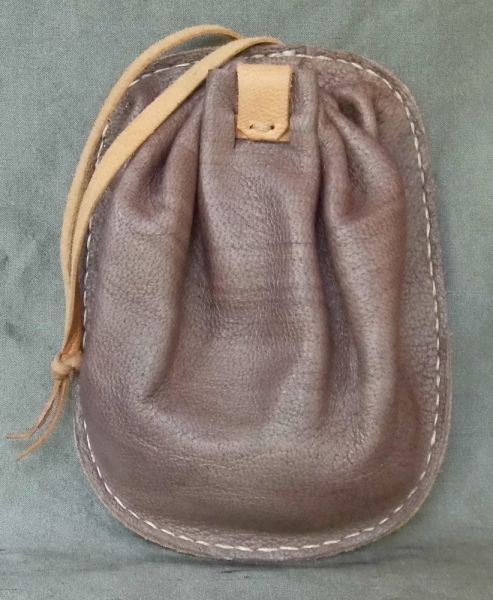 Flat backed money purse